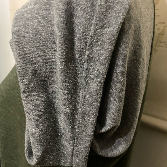 TORRID Size 00 — 10 (M/L) Raglan 3/4 Tee - Picture 3 of 5